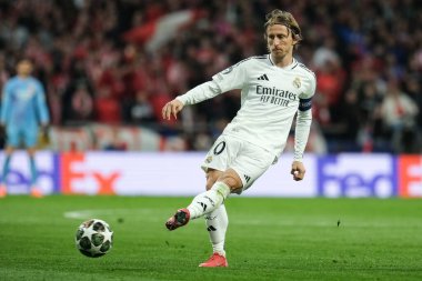 UEFA Şampiyonlar Ligi karşılaşmasında Real Madrid 'den Luka Modriç ve Real Madrid, 20 Mart' ta Metropolitano Stadyumu 'nda oynadılar.