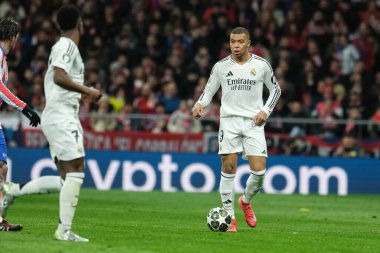 Real Madrid 'den Kylian Mbappe UEFA Şampiyonlar Ligi maçında Atletico de Madrid ve Real Madrid 12 Mart' ta Metropolitano Stadyumu 'nda oynadı.