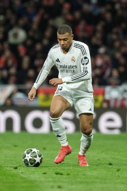 Real Madrid 'den Kylian Mbappe UEFA Şampiyonlar Ligi maçında Atletico de Madrid ve Real Madrid 12 Mart' ta Metropolitano Stadyumu 'nda oynadı.