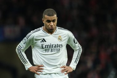 Real Madrid 'den Kylian Mbappe UEFA Şampiyonlar Ligi maçında Atletico de Madrid ve Real Madrid 12 Mart' ta Metropolitano Stadyumu 'nda oynadı.
