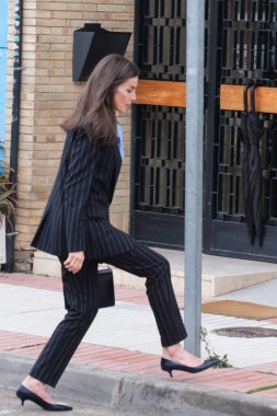 İspanya Kraliçesi Letizia 19 Mart 2025 tarihinde İspanya 'nın Madrid kentinde UNICEF genel merkezinde bir toplantıya katılır.. 