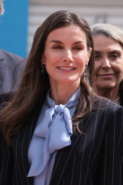 İspanya Kraliçesi Letizia 19 Mart 2025 tarihinde İspanya 'nın Madrid kentinde UNICEF genel merkezinde bir toplantıya katılır.. 