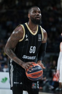 LDLC 'den Benjamin Bentil Asvel Villeurbanne, Real Madrid ile LDLC Asvel Villeurbanne arasındaki Türkiye EuroLeague sırasında 20 Mart 2025 tarihinde İspanya Movistar Arena' da