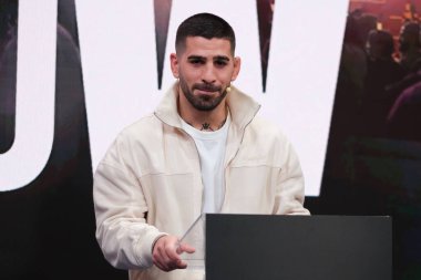 UFC dövüşçüsü Ilia Topuria, 27 Mart 2025 tarihinde İspanya 'nın Madrid kentinde Movistar Spor Merkezi' nde WOW 17 'nin sunumuna katıldı..