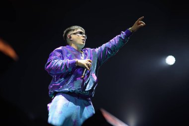 Rapçi, yapımcı ve serbest çalışan YSY A, 27 Mart 2025 tarihinde İspanya 'nın Madrid kentinde Movistar Arena' da verdiği konserde sahne aldı.. 