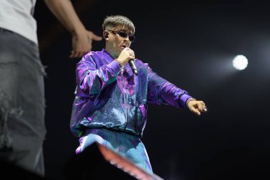 Rapçi, yapımcı ve serbest çalışan YSY A, 27 Mart 2025 tarihinde İspanya 'nın Madrid kentinde Movistar Arena' da verdiği konserde sahne aldı.. 