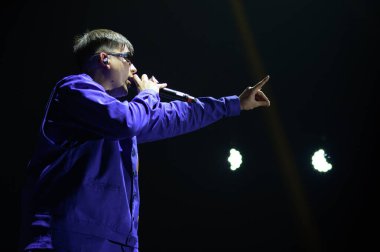 Rapçi, yapımcı ve serbest çalışan YSY A, 27 Mart 2025 tarihinde İspanya 'nın Madrid kentinde Movistar Arena' da verdiği konserde sahne aldı.. 