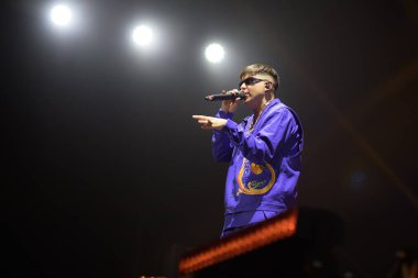 Rapçi, yapımcı ve serbest çalışan YSY A, 27 Mart 2025 tarihinde İspanya 'nın Madrid kentinde Movistar Arena' da verdiği konserde sahne aldı.. 