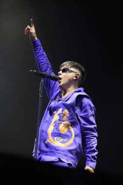 Rapçi, yapımcı ve serbest çalışan YSY A, 27 Mart 2025 tarihinde İspanya 'nın Madrid kentinde Movistar Arena' da verdiği konserde sahne aldı.. 