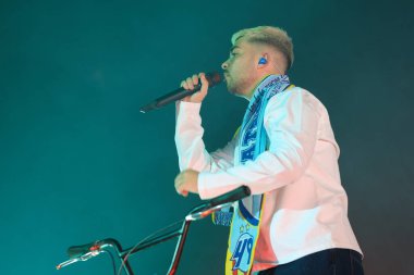 Porto Rikolu şarkıcı Raul Clyde, 29 Mart 2025 'te Madrid' deki Palacio Vistalegre 'de verdiği konserde sahne aldı..