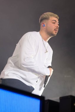 Porto Rikolu şarkıcı Raul Clyde, 29 Mart 2025 'te Madrid' deki Palacio Vistalegre 'de verdiği konserde sahne aldı..