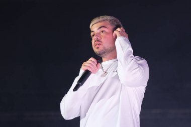 Porto Rikolu şarkıcı Raul Clyde, 29 Mart 2025 'te Madrid' deki Palacio Vistalegre 'de verdiği konserde sahne aldı..