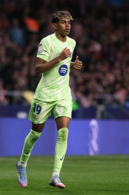 Copa del Rey maçında FC Barcelona takımından Lamine Yamal, 2 Nisan 2025 tarihinde İspanya 'nın başkenti Madrid' de oynanan Riyad Air Metropolitano Stadyumu 'nda Atletico de Madrid ve FC Barcelona maçlarında oynadı. 