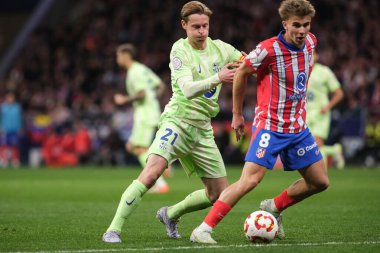 Copa del Rey maçında FC Barcelona 'dan Frenkie de Jong ve Atletico de Madrid ve FC Barcelona 2 Nisan 2025 tarihinde Riyad Air Metropolitano Stadyumu' nda oynadılar. 