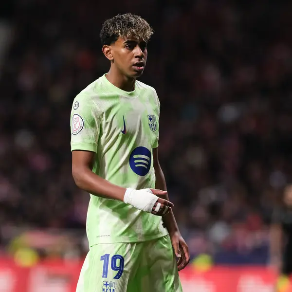 Copa del Rey maçında FC Barcelona takımından Lamine Yamal, 2 Nisan 2025 tarihinde İspanya 'nın başkenti Madrid' de oynanan Riyad Air Metropolitano Stadyumu 'nda Atletico de Madrid ve FC Barcelona maçlarında oynadı. 