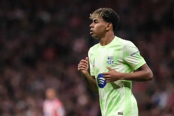 Copa del Rey maçında FC Barcelona takımından Lamine Yamal, 2 Nisan 2025 tarihinde İspanya 'nın başkenti Madrid' de oynanan Riyad Air Metropolitano Stadyumu 'nda Atletico de Madrid ve FC Barcelona maçlarında oynadı. 