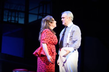 Şarkıcılar Los Angeles REVOLTOSA operasının temsili sırasında 5 Nisan 2025 'te Madrid' deki Zarzuela Tiyatrosu 'nda sahne almışlardır.