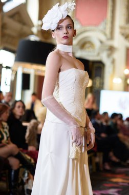 Madrid Moda Haftası sırasında Madrid Casino de Madrid 'de 6 Nisan 2025' te PASARELA ESPANOLA 'dan kreasyonlar sergilenmektedir.