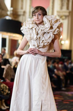 Madrid Moda Haftası sırasında Madrid Casino de Madrid 'de 6 Nisan 2025' te PASARELA ESPANOLA 'dan kreasyonlar sergilenmektedir.