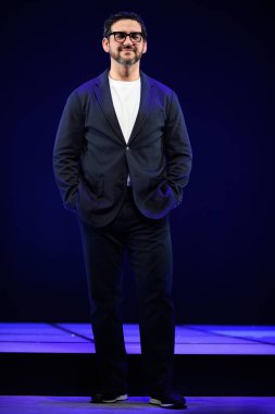 Fran Perea, 9 Nisan 2025 'te Madrid' deki Canal Theater 'da EFFECT sunumu sırasında. İspanya