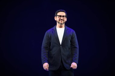 Fran Perea, 9 Nisan 2025 'te Madrid' deki Canal Theater 'da EFFECT sunumu sırasında. İspanya