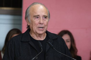 Şarkıcı söz yazarı Joan Manuel Serrat, 10 Nisan 2025 tarihinde İspanya 'nın Madrid şehrinde Cervantes Enstitüsü' nde düzenlenen bir anma töreninde. 