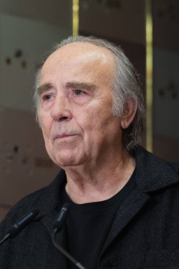 Şarkıcı söz yazarı Joan Manuel Serrat, 10 Nisan 2025 tarihinde İspanya 'nın Madrid şehrinde Cervantes Enstitüsü' nde düzenlenen bir anma töreninde. 