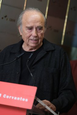 Şarkıcı söz yazarı Joan Manuel Serrat, 10 Nisan 2025 tarihinde İspanya 'nın Madrid şehrinde Cervantes Enstitüsü' nde düzenlenen bir anma töreninde. 
