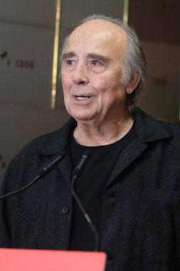 Şarkıcı söz yazarı Joan Manuel Serrat, 10 Nisan 2025 tarihinde İspanya 'nın Madrid şehrinde Cervantes Enstitüsü' nde düzenlenen bir anma töreninde. 