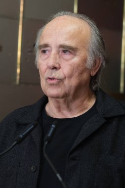 Şarkıcı söz yazarı Joan Manuel Serrat, 10 Nisan 2025 tarihinde İspanya 'nın Madrid şehrinde Cervantes Enstitüsü' nde düzenlenen bir anma töreninde. 