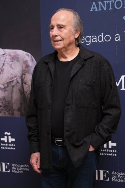 Şarkıcı söz yazarı Joan Manuel Serrat, 10 Nisan 2025 tarihinde İspanya 'nın Madrid şehrinde Cervantes Enstitüsü' nde düzenlenen bir anma töreninde. 