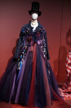 Alice 'in Dünyaları sergisinin ön gösterimi. Madrid 'deki Caixa Forum' da 16 Nisan 2025, İspanya