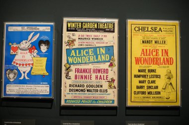 Alice 'in Dünyaları sergisinin ön gösterimi. Madrid 'deki Caixa Forum' da 16 Nisan 2025, İspanya