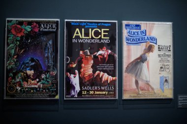 Alice 'in Dünyaları sergisinin ön gösterimi. Madrid 'deki Caixa Forum' da 16 Nisan 2025, İspanya