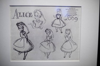 Alice 'in Dünyaları sergisinin ön gösterimi. Madrid 'deki Caixa Forum' da 16 Nisan 2025, İspanya