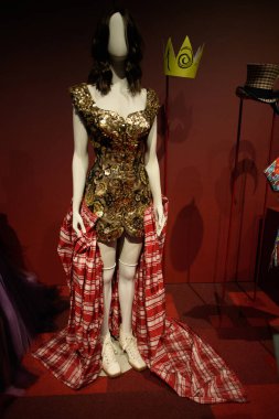 Alice 'in Dünyaları sergisinin ön gösterimi. Madrid 'deki Caixa Forum' da 16 Nisan 2025, İspanya