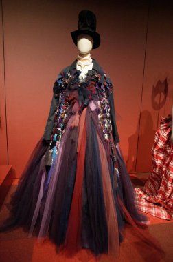 Alice 'in Dünyaları sergisinin ön gösterimi. Madrid 'deki Caixa Forum' da 16 Nisan 2025, İspanya