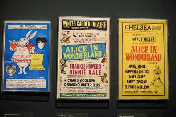 Alice 'in Dünyaları sergisinin ön gösterimi. Madrid 'deki Caixa Forum' da 16 Nisan 2025, İspanya