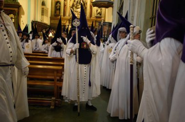 16 Nisan 2025 'te Madrid, İspanya' da, Carmen Kilisesi 'ndeki Los Gitanos alayından önce.