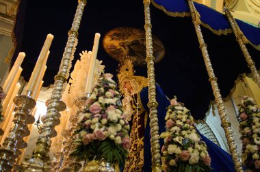 16 Nisan 2025 'te Madrid, İspanya' da, Carmen Kilisesi 'ndeki Los Gitanos alayından önce.