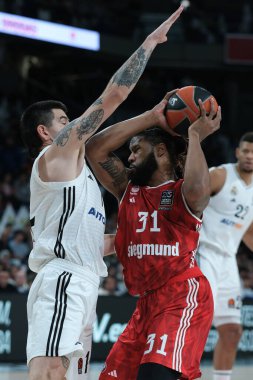 EuroLeague sırasında Bayern Münih 'ten Devin Booker, 18 Nisan 2025 tarihinde Madrid' de Real Madrid ile Bayern Münih arasında oynanan basketbol maçında