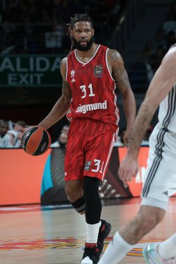 EuroLeague sırasında Bayern Münih 'ten Devin Booker, 18 Nisan 2025 tarihinde Madrid' de Real Madrid ile Bayern Münih arasında oynanan basketbol maçında