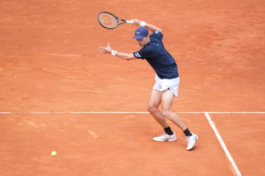  Avustralyalı Alex de Minaur, Mutua Madrid Açık 'a karşı 26 Nisan 2025 tarihinde Madrid, İspanya' da La Caja Magica 'da mücadele etti.