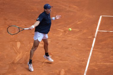  Avustralyalı Alex de Minaur, Mutua Madrid Açık 'a karşı 26 Nisan 2025 tarihinde Madrid, İspanya' da La Caja Magica 'da mücadele etti.