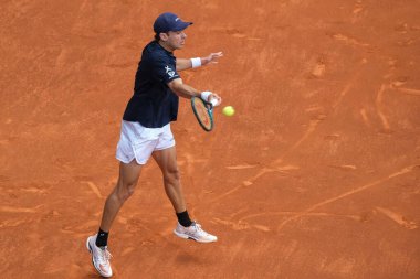  Avustralyalı Alex de Minaur, Mutua Madrid Açık 'a karşı 26 Nisan 2025 tarihinde Madrid, İspanya' da La Caja Magica 'da mücadele etti.