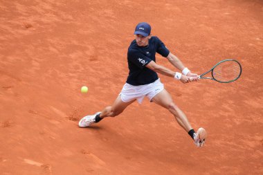  Avustralyalı Alex de Minaur, Mutua Madrid Açık 'a karşı 26 Nisan 2025 tarihinde Madrid, İspanya' da La Caja Magica 'da mücadele etti.