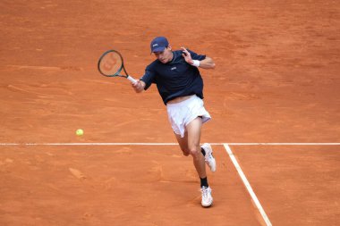  Avustralyalı Alex de Minaur, Mutua Madrid Açık 'a karşı 26 Nisan 2025 tarihinde Madrid, İspanya' da La Caja Magica 'da mücadele etti.