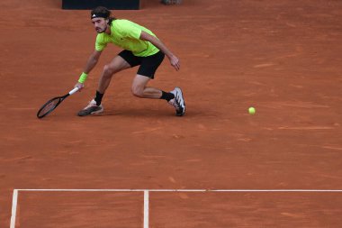 Yunan Stefanos Tsitsipas, Mutua Madrid Açık 'ı 29 Nisan 2025 tarihinde İspanya' nın Madrid kentinde La Caja Magica 'da gerçekleştirdi.