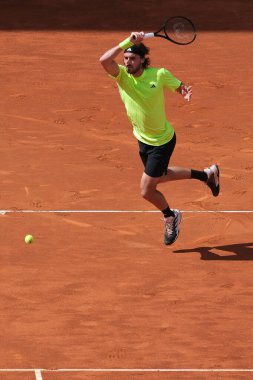 Yunan Stefanos Tsitsipas, Mutua Madrid Açık 'ı 29 Nisan 2025 tarihinde İspanya' nın Madrid kentinde La Caja Magica 'da gerçekleştirdi.