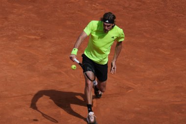 Yunan Stefanos Tsitsipas, Mutua Madrid Açık 'ı 29 Nisan 2025 tarihinde İspanya' nın Madrid kentinde La Caja Magica 'da gerçekleştirdi.
